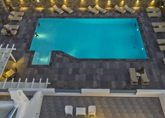 安娜玛丽亚米科诺斯公寓 3*